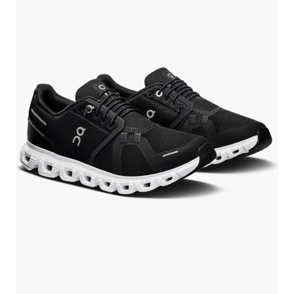 On Cloud 6 Sneaker - image 1